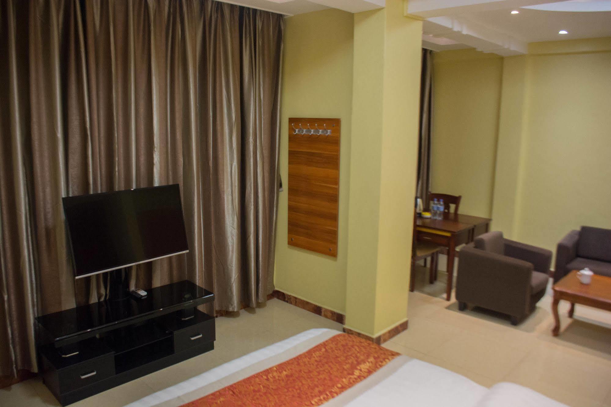 Hong Kong Hotel Dar es Salaam Exterior photo